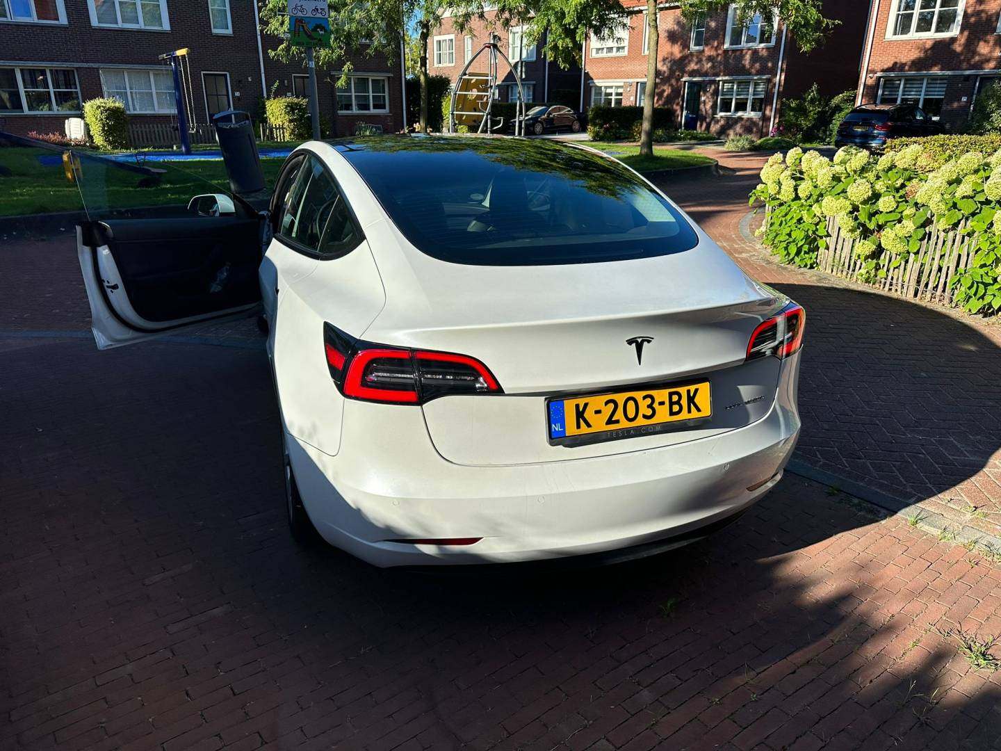 Tesla3.jpg