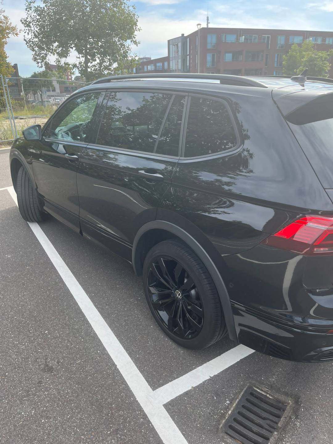 Linkerzijde van achterzijde genomen.jpg