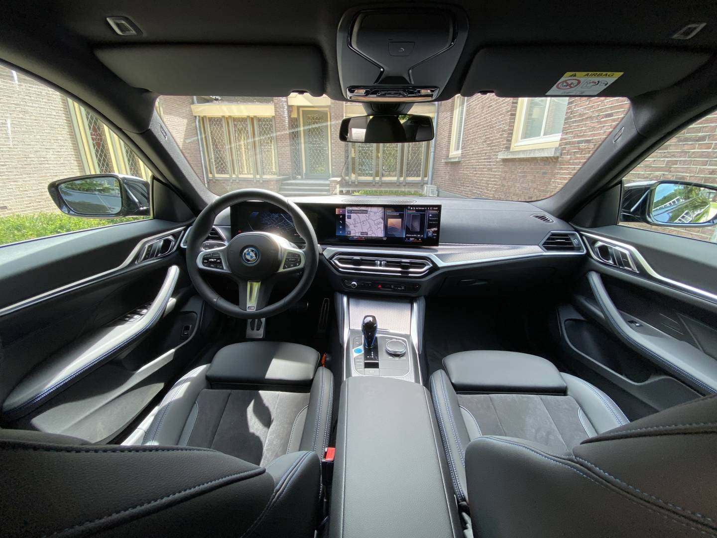 BMW i4 interieur dashboard - kopie.jpeg
