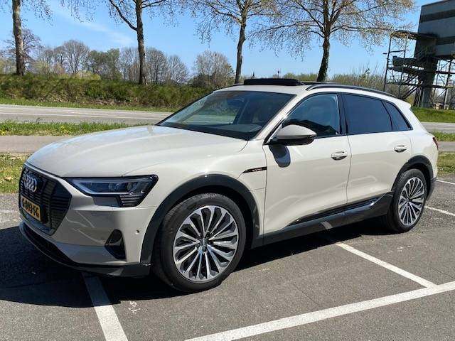 Audi e-tron 1.jpg