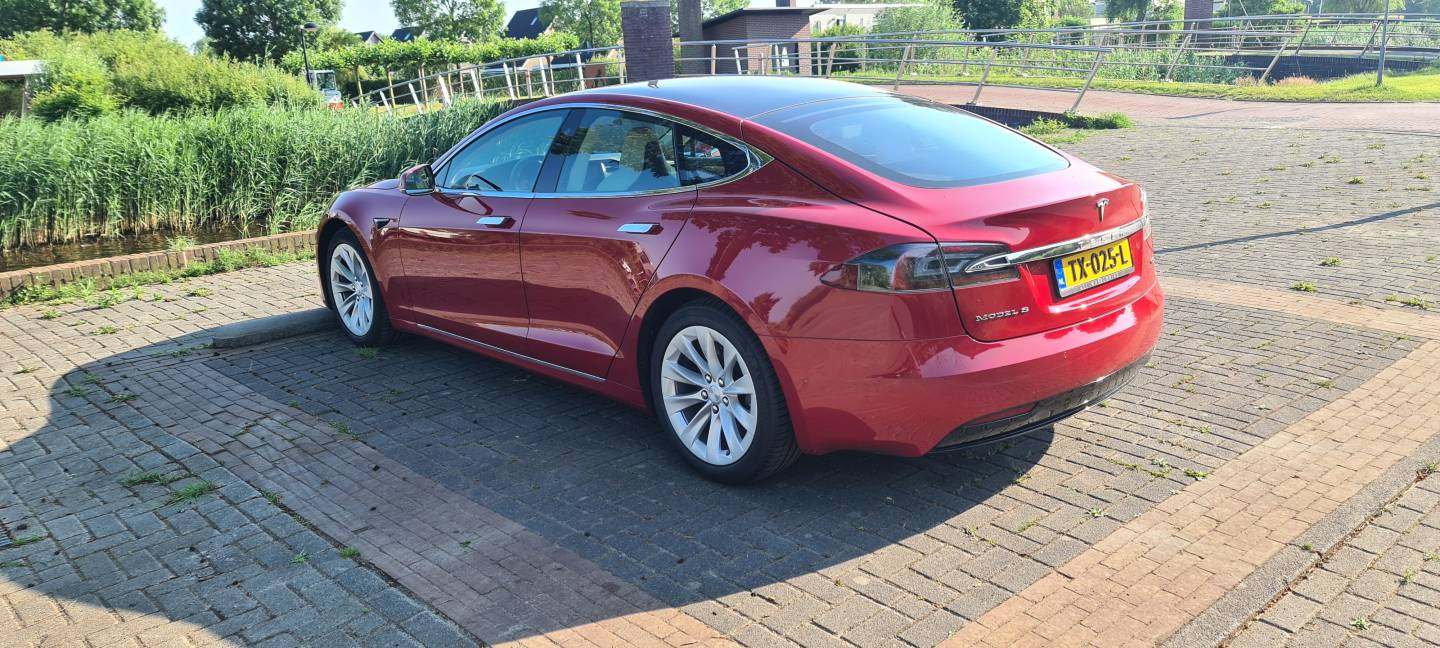 foto tesla 4.jpg