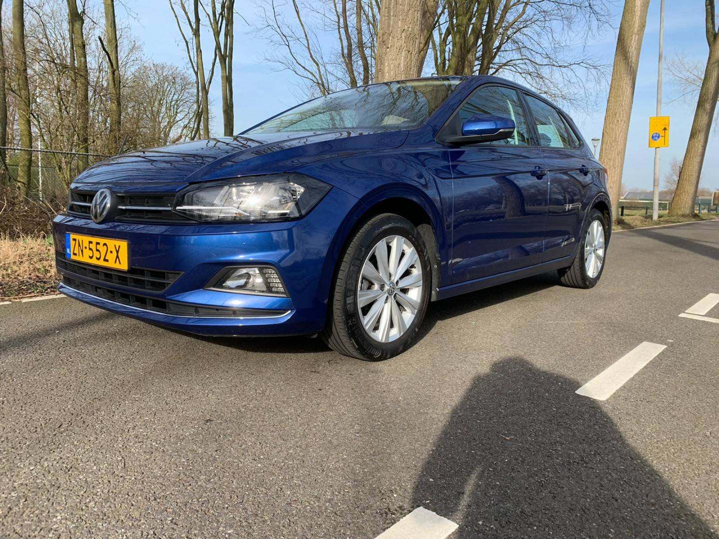 Auto schuin voor.jpeg