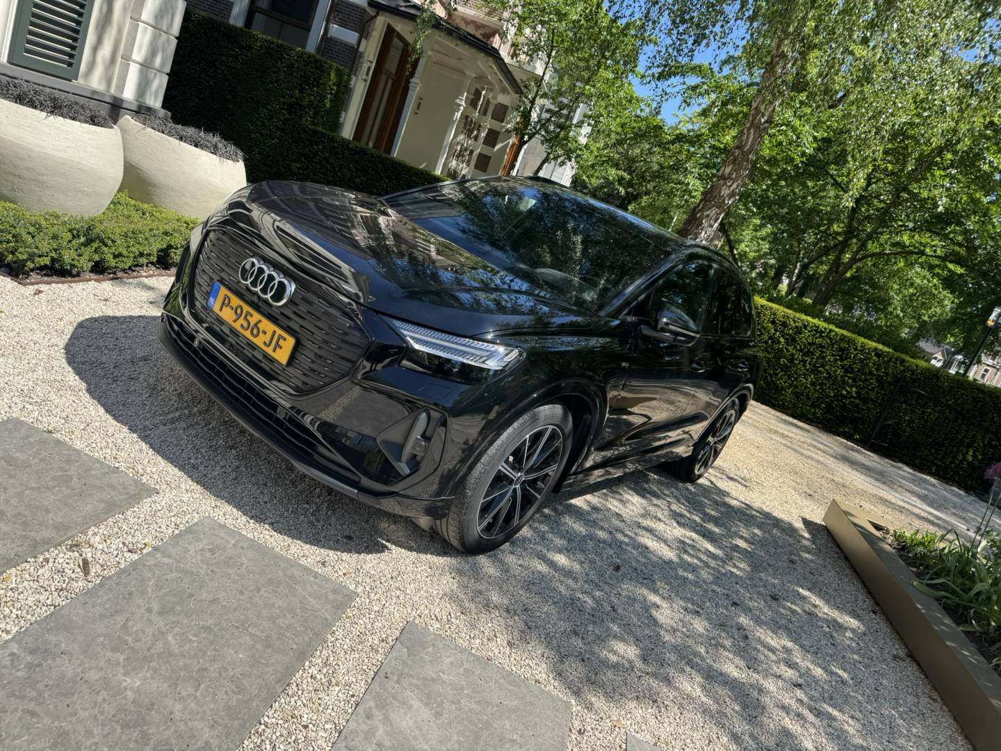 Audi - P956JF - Voorkant rechtsvoor.JPEG