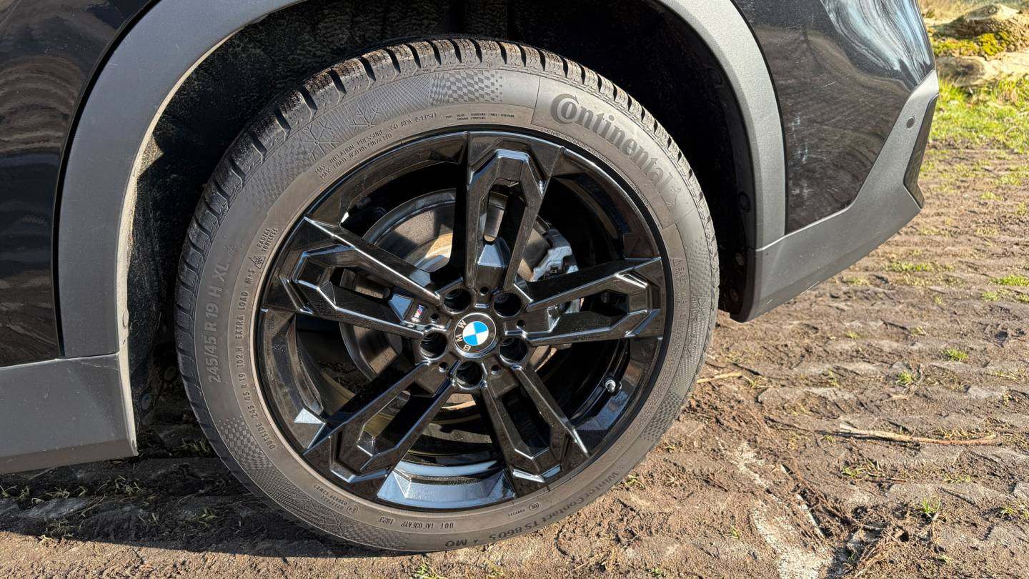 BMW_iX1_07.jpg