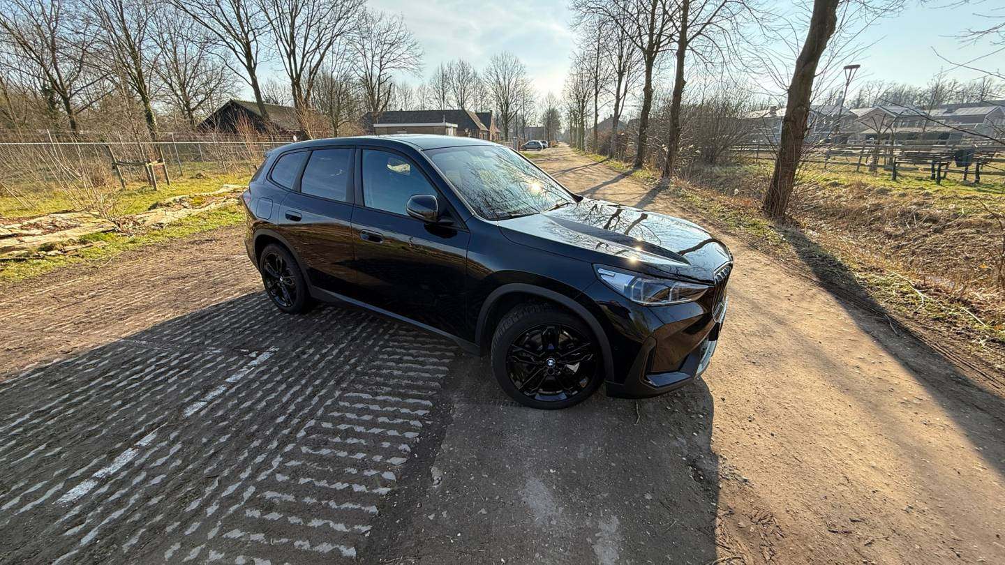 BMW_iX1_10.jpg