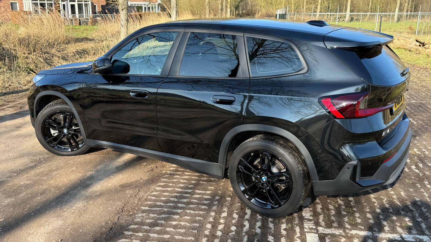 BMW_iX1_15.jpg