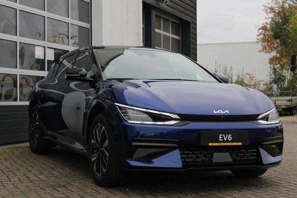 KIA EV6 Yacht Blue 1.jpg