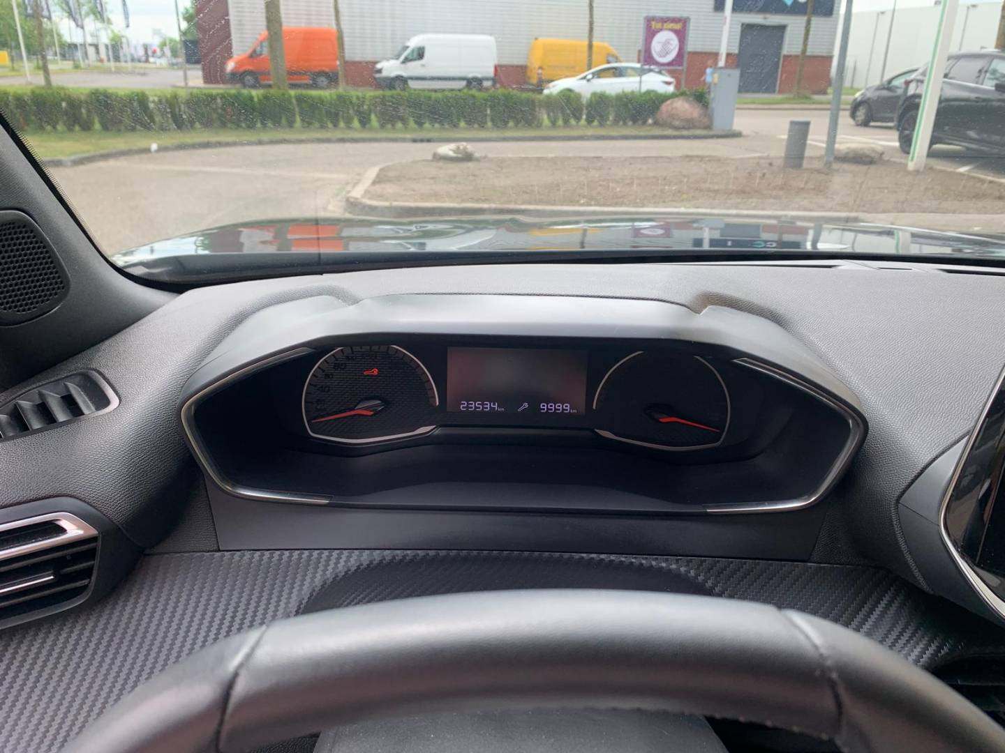 WhatsApp Image 2025-10-14 at 13.53.47 (9).jpeg