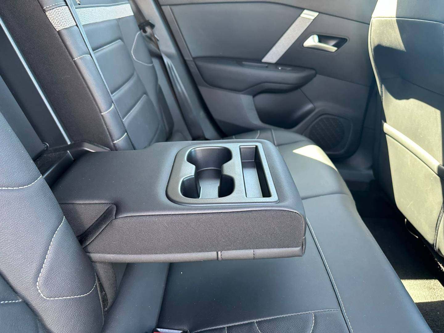 Citroën C4 (14).jpg