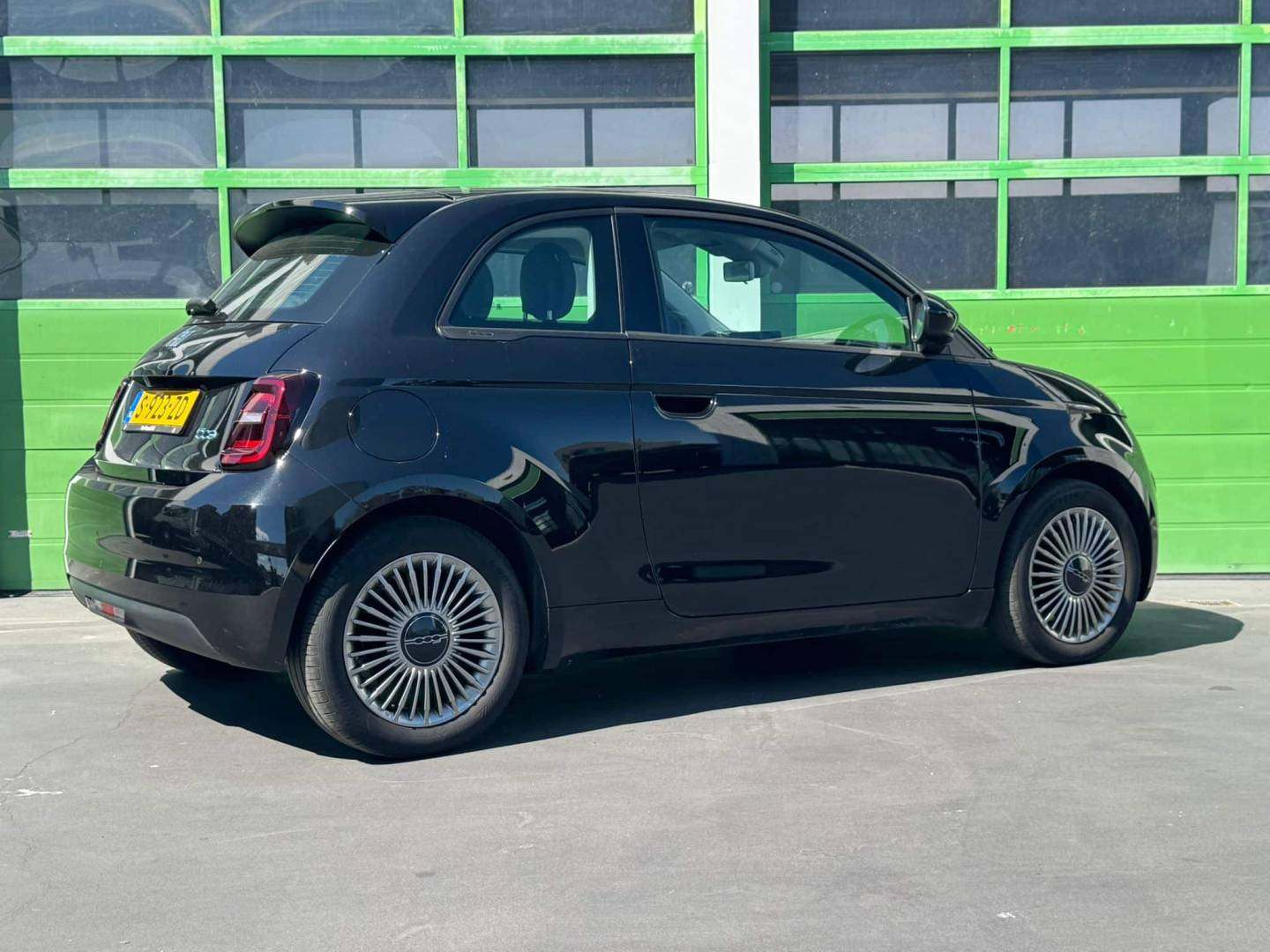 2 Fiat 500E.jpg