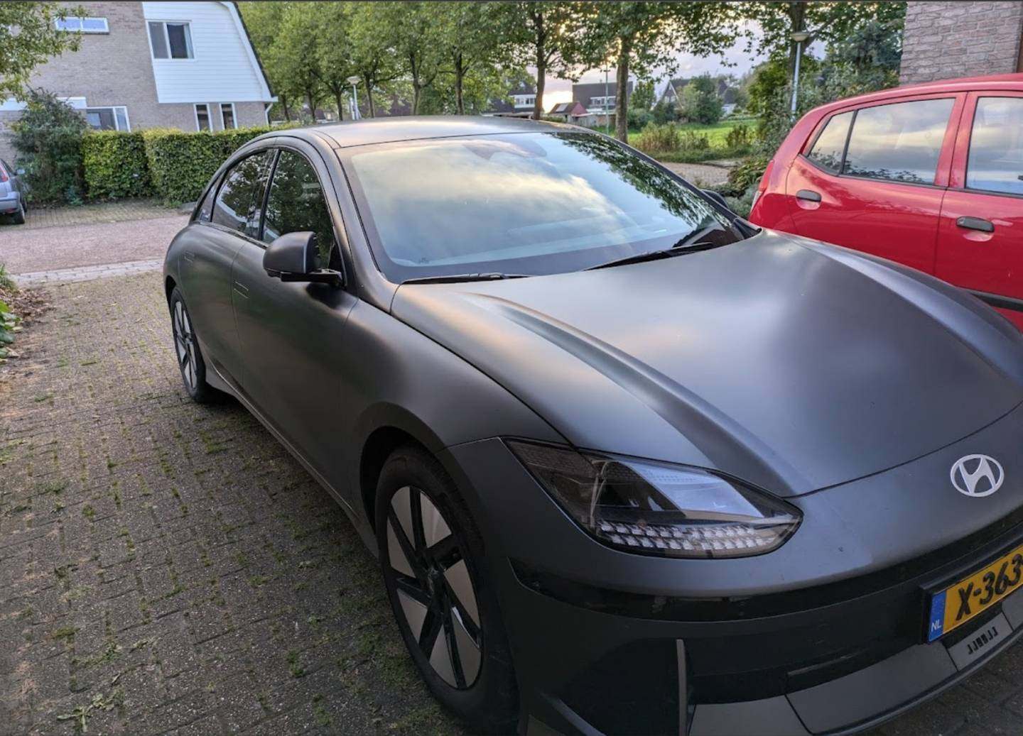 Hyundai_Ioniq6.jpg