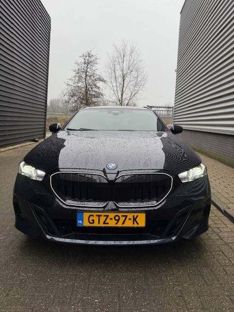 BMW 5.jpg