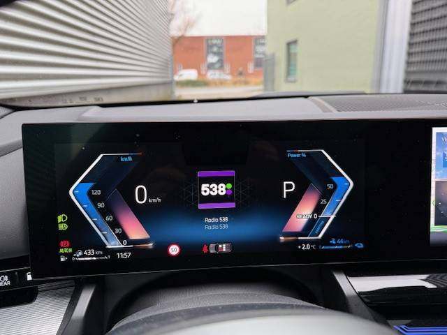 BMW 7.jpg