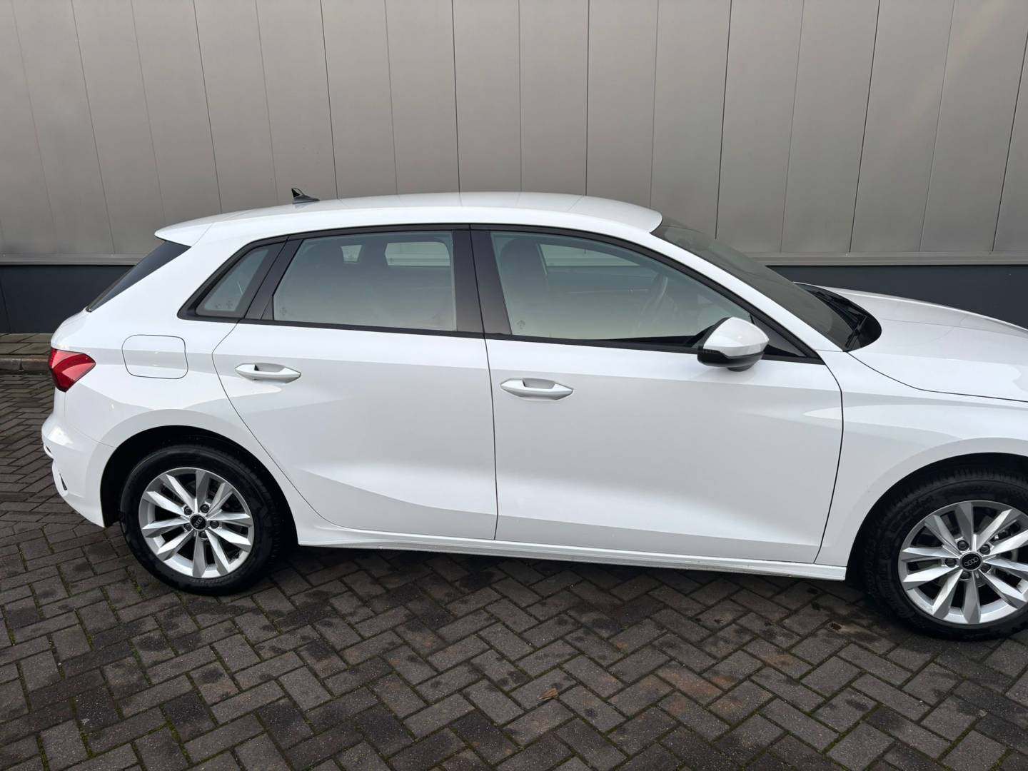 Audi - 9 .jpg