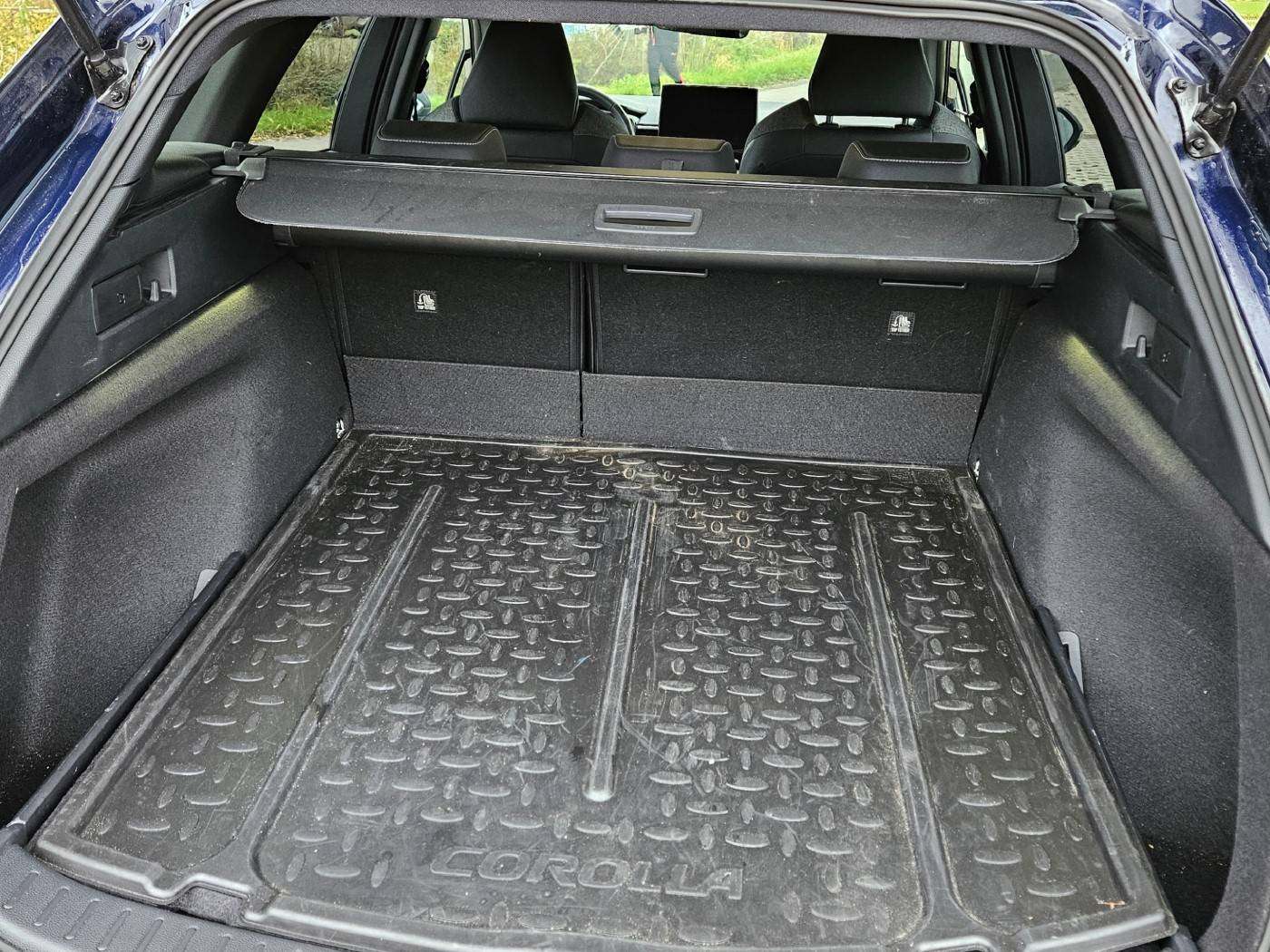 Binnenkant kofferbak.jpg