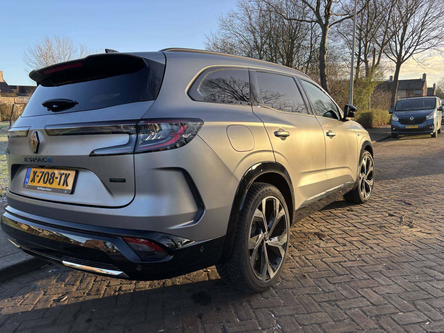 Buitenkant hoek rechtsachter_0.jpeg