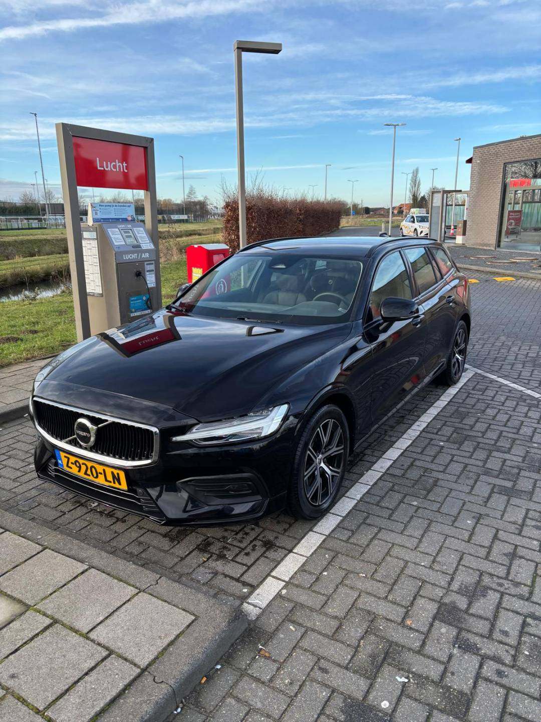 Volvo V60 2024 afbeelding 2.jpg