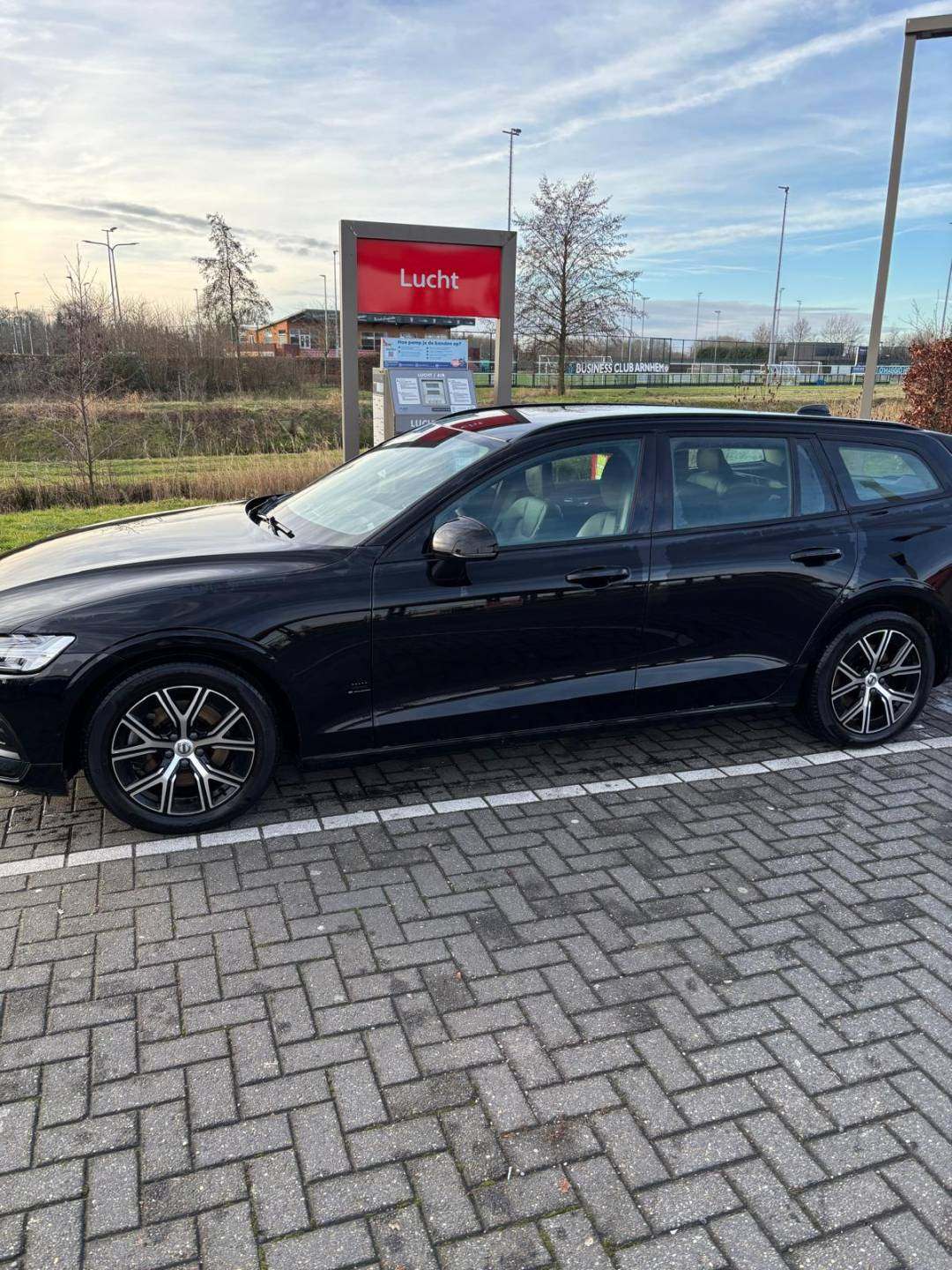 Volvo V60 2024 afbeelding 3.jpg